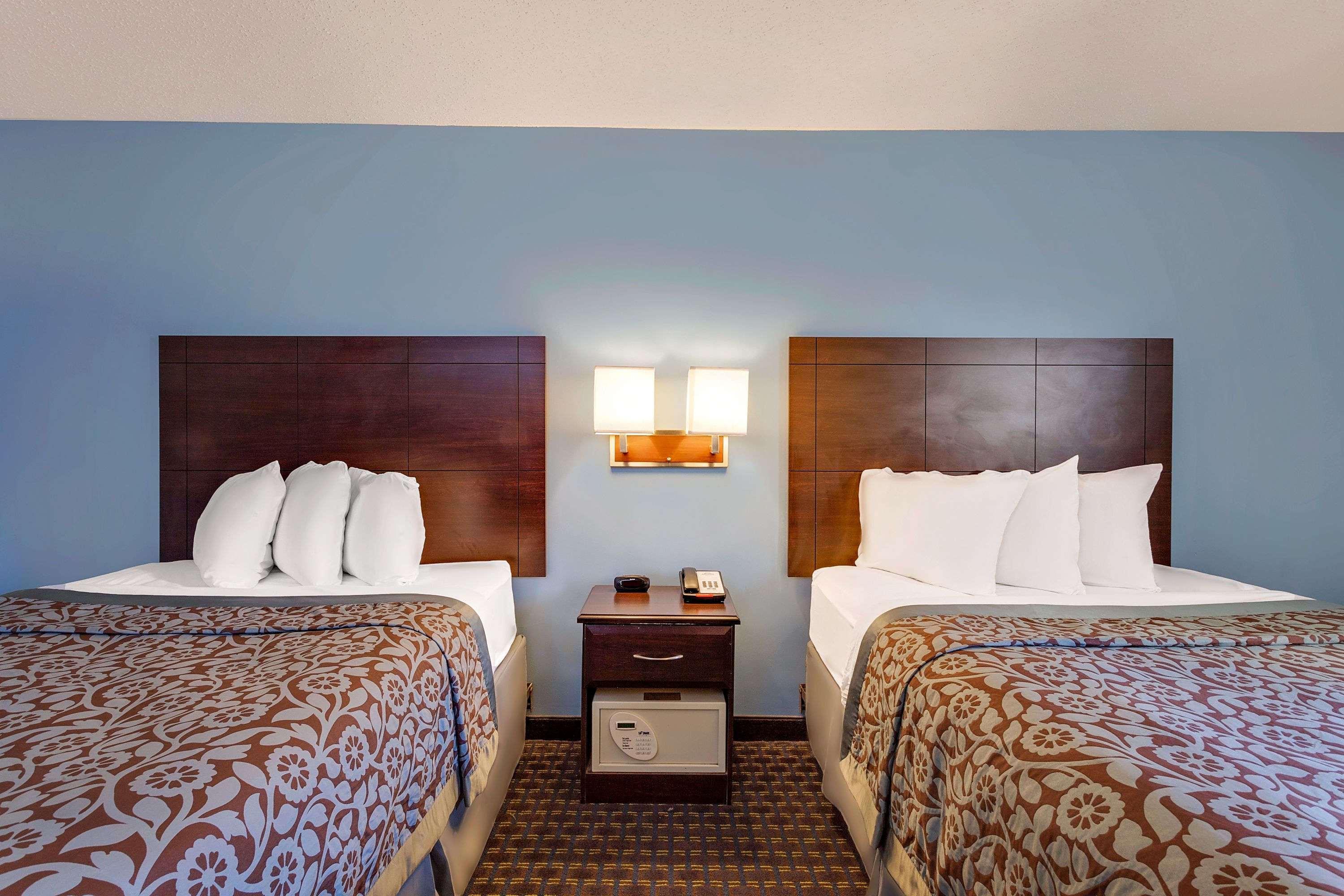Days Inn By Wyndham Shrewsbury Worcester Екстериор снимка