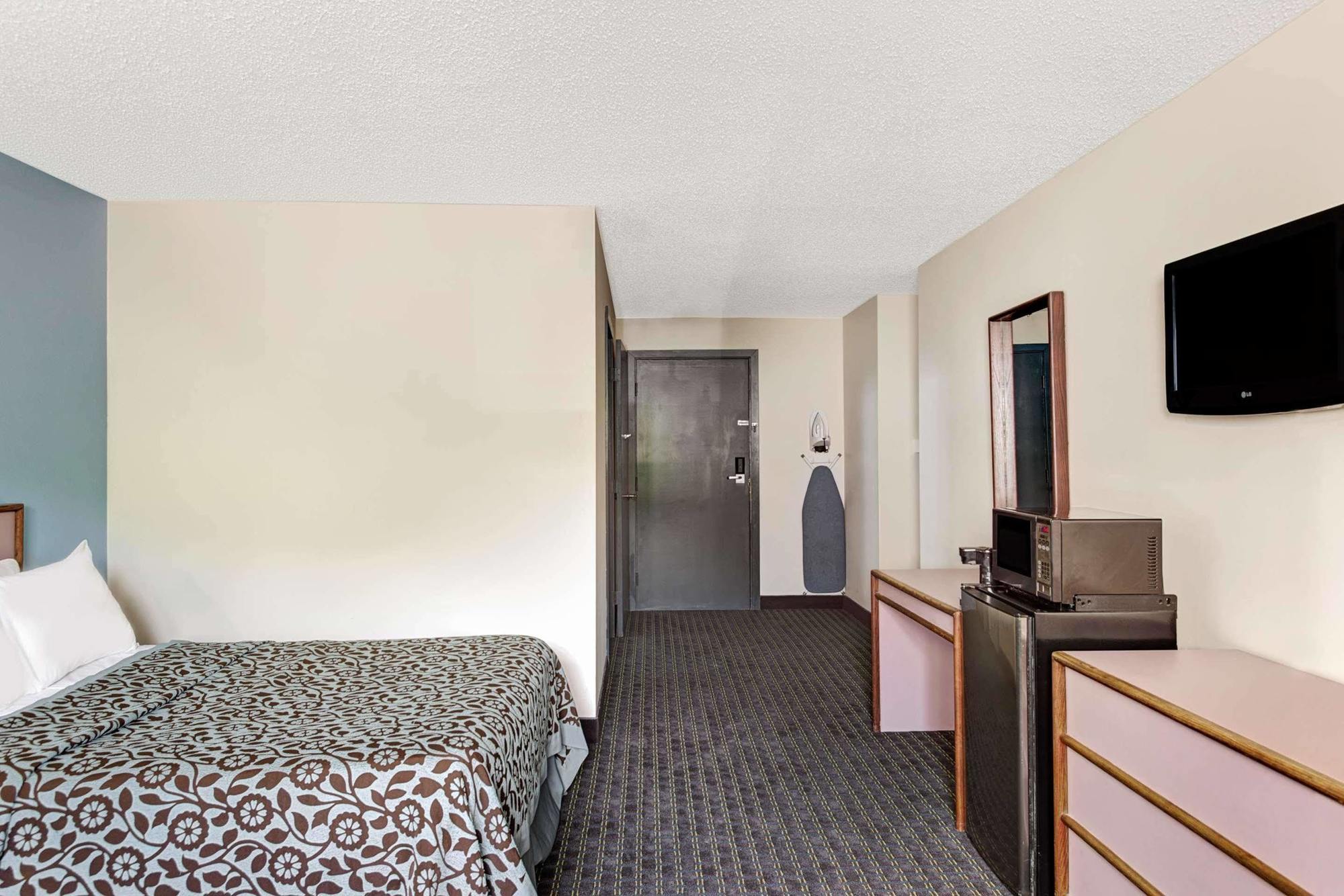 Days Inn By Wyndham Shrewsbury Worcester Екстериор снимка
